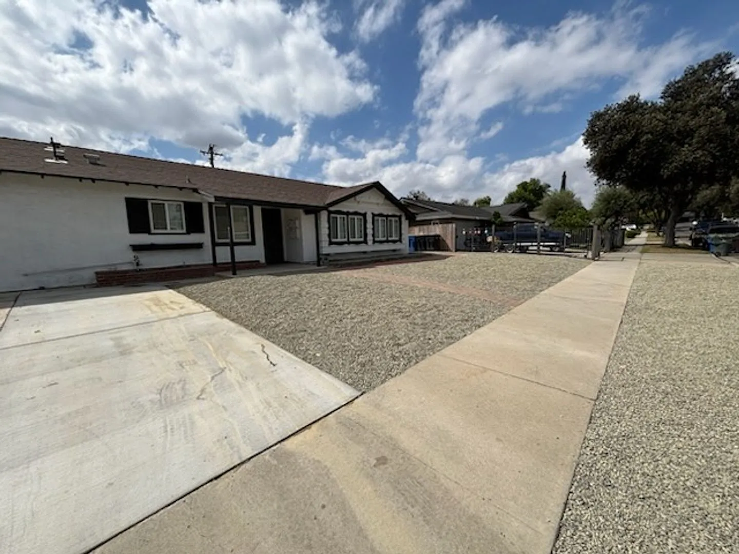 4 bed, 2.0 bath, 1650 sqft, $3,495 — Photo 2