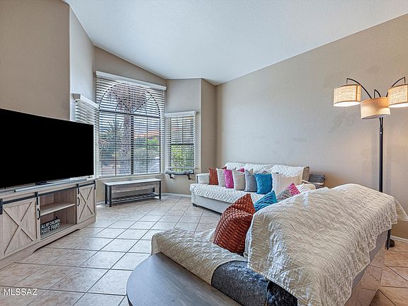 4th image of 10301 N Oak Knoll Ln