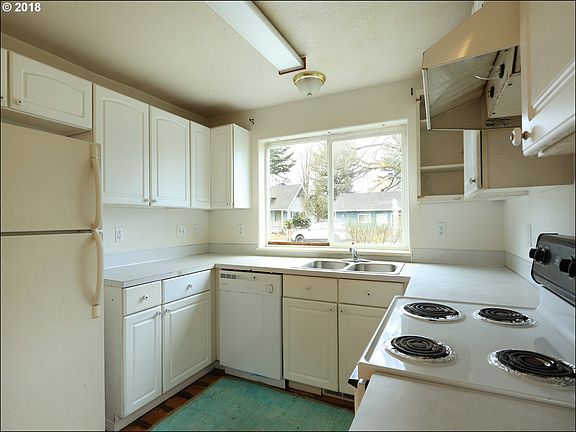 5th image of 430 SE 12th Ave