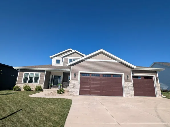 2009 Paris Ln, Cottage Grove, WI 53527