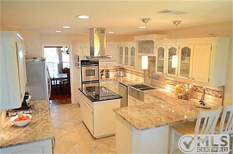 2nd image of 3824 Welwyn Way Dr