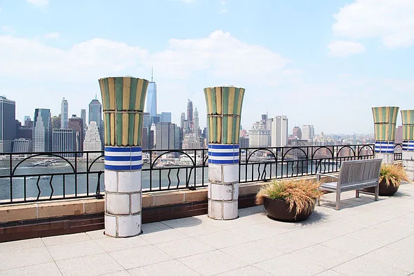 Sold by Corcoran | media 21