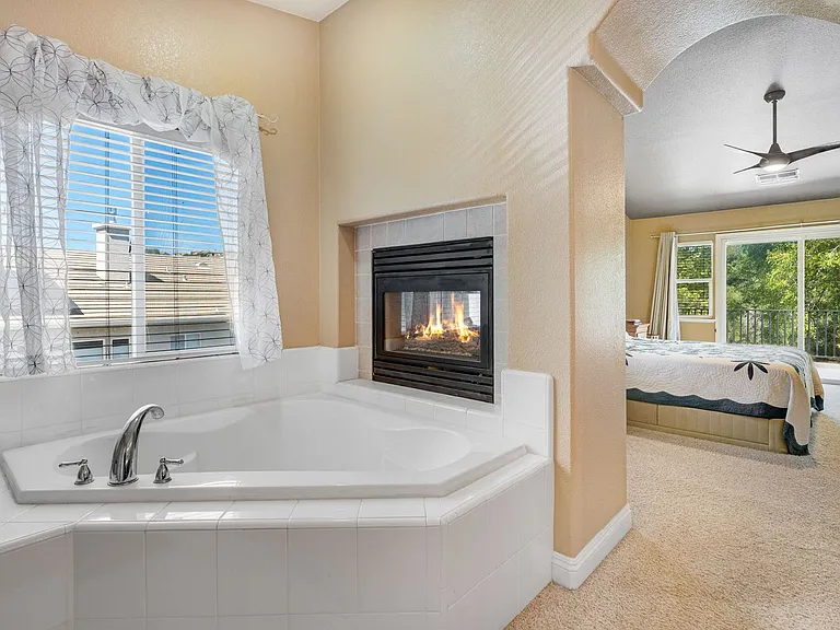4011 Prairie Falcon Dr — Photo 21