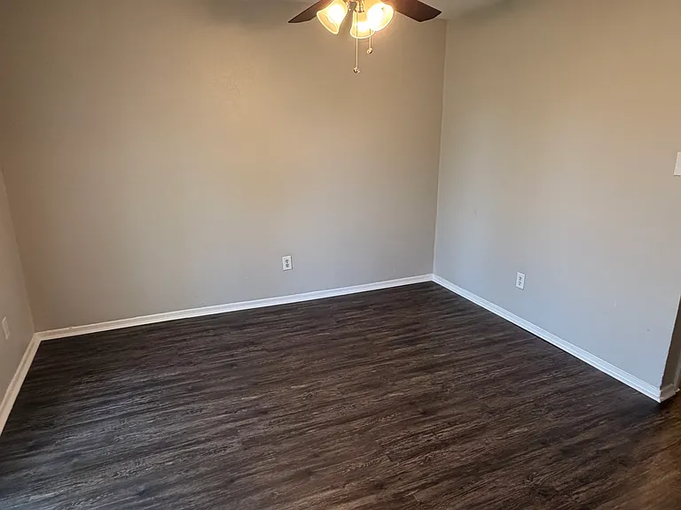 415 Stonehenge Dr — Photo 16