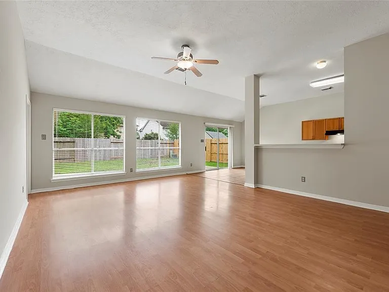 6422 Founding Dr — Photo 10