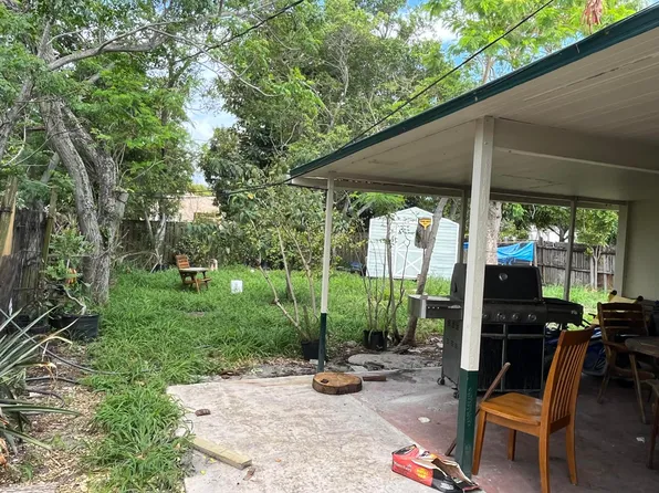 805 N E, Lake Worth Beach, FL 33460