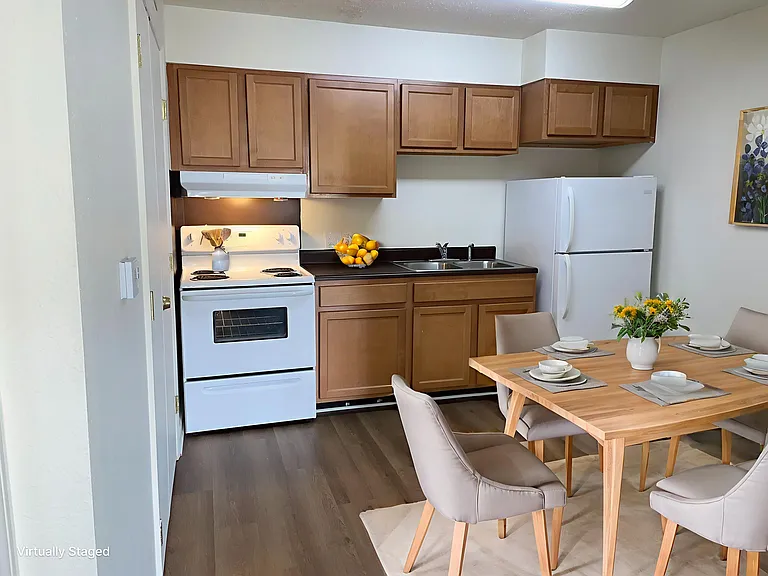 Oak Hill Apartments — Photo 3