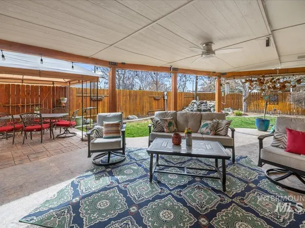 712 SW 4th St, Fruitland, ID 83619