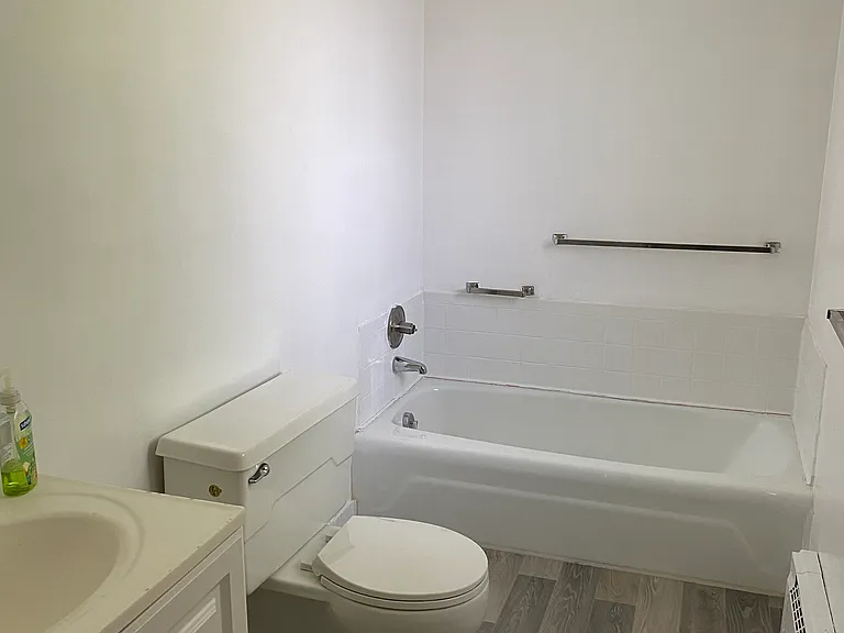 76 1/2 Yonker St #1/2 — Photo 14