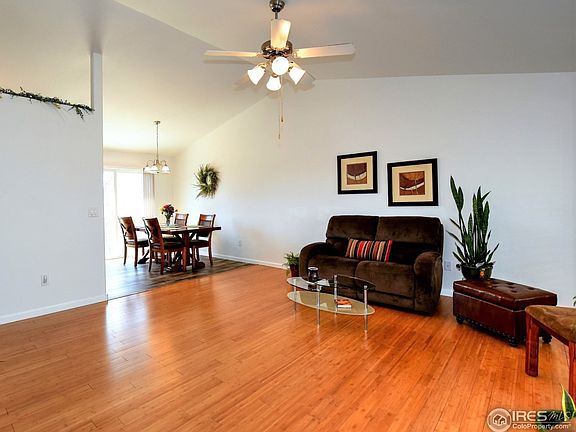 Bamboo hardwood floors, updated fixtures.