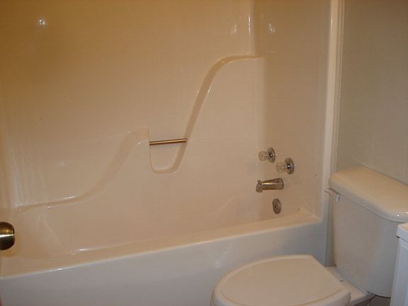 3rd image of 304 Claudine St