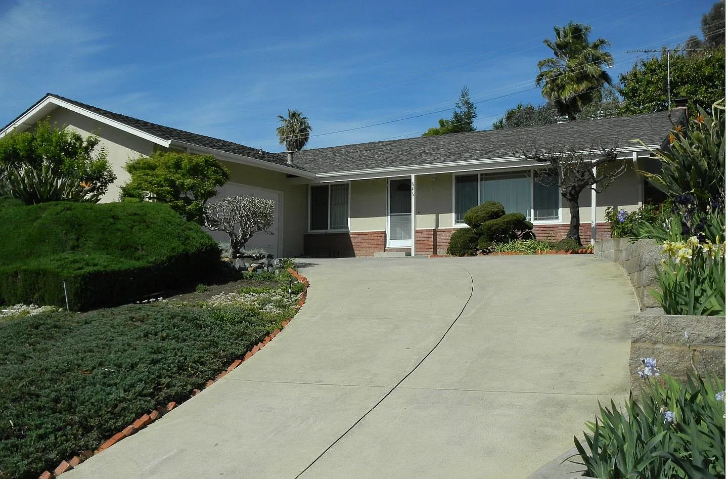 646 Candlestick Way photo 1