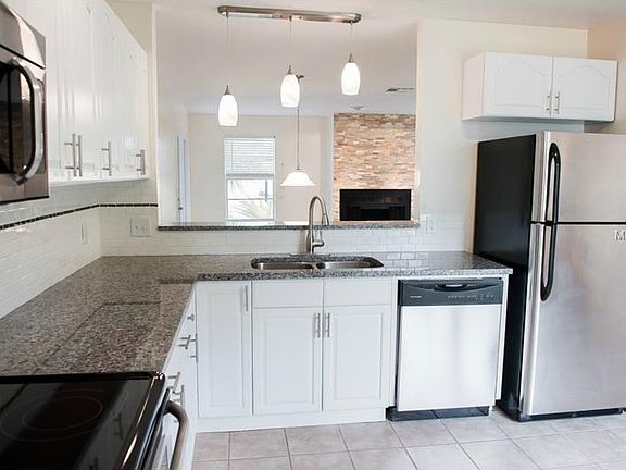 3rd image of 604 Antelope Ln
