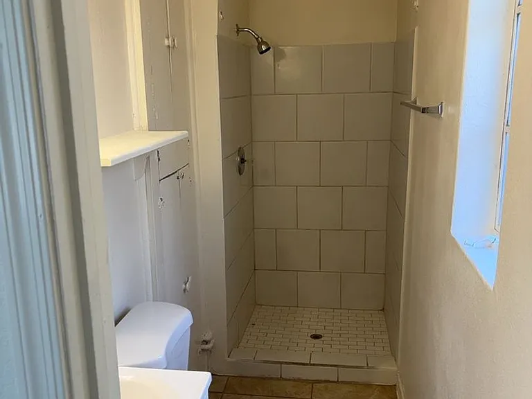 208 W Kelso St — Photo 10