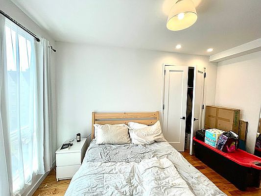 4th image of 589 E New York Ave #6C