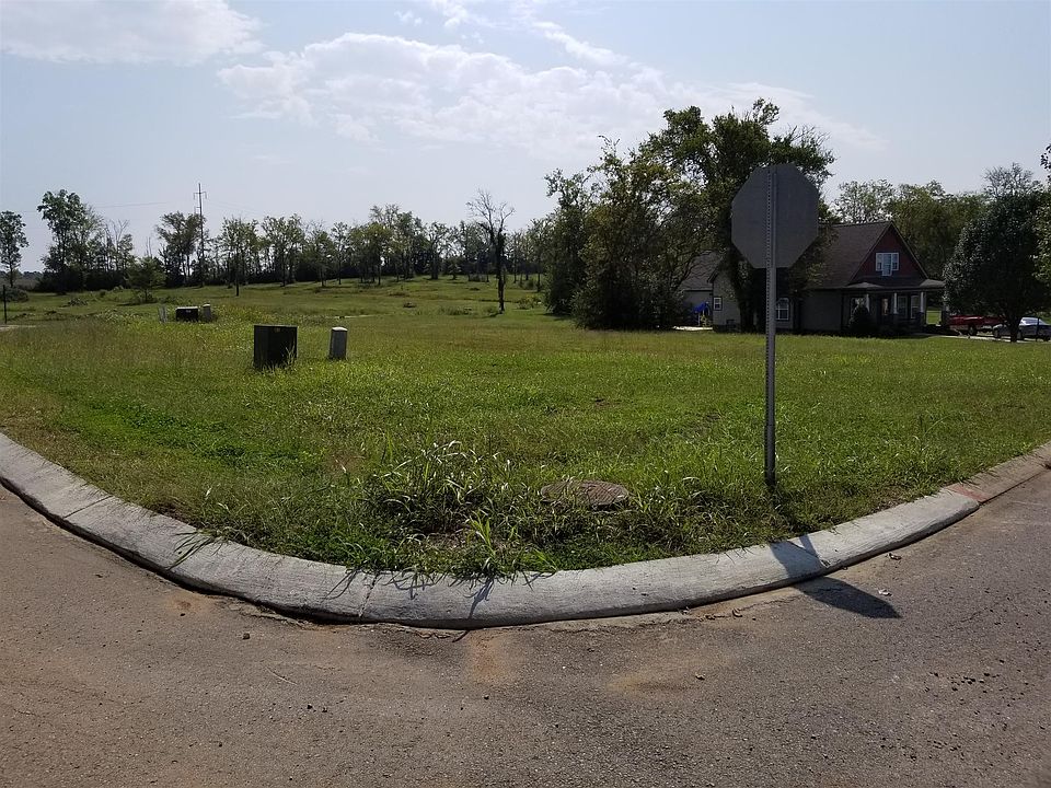 1st image of 200 Short Line Dr