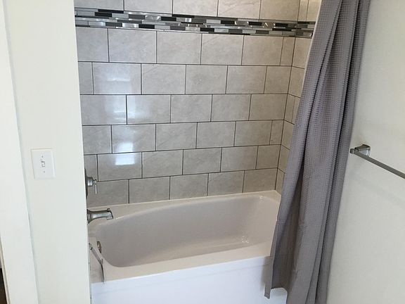 5th image of 223 Main St #1