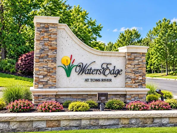 911 Waters Edge Drive #911, Toms River, NJ 08753