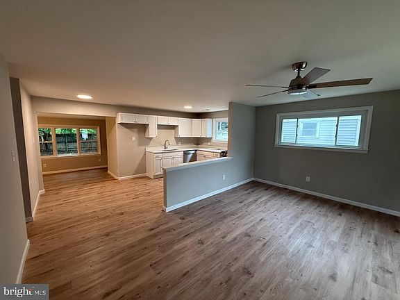 3rd image of 504 Greenhill Ave