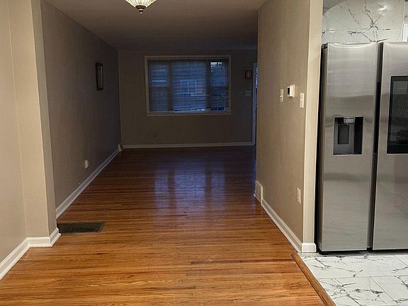 3rd image of 6117 Lawndale Ave