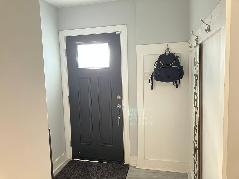 1st image of 4878 Elmhurst Ave