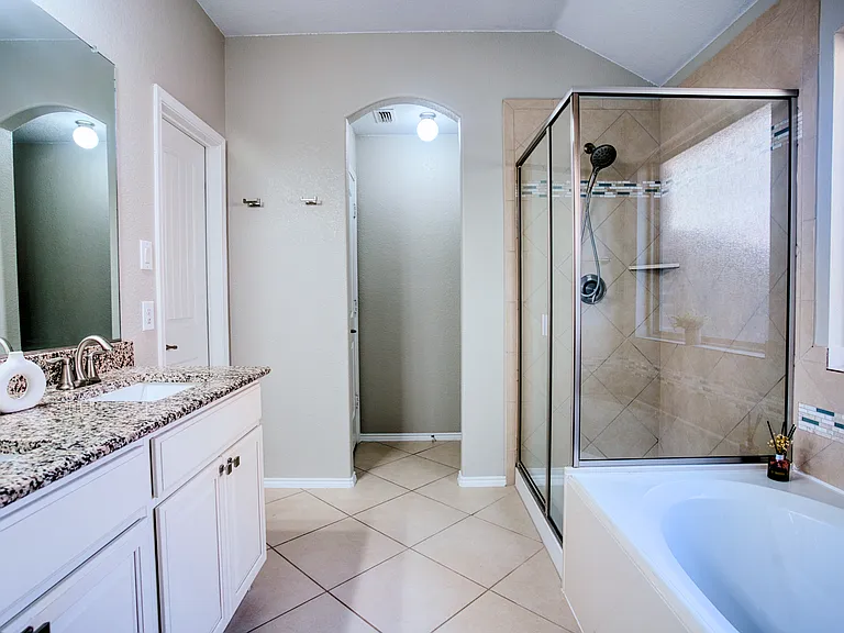 11720 Champion Creek Dr — Photo 15