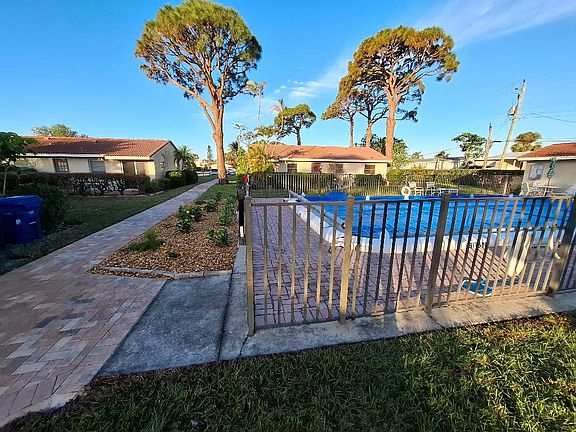 3rd image of 2173 Pueblo Cir