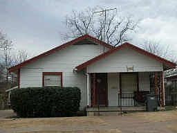 2nd image of 846 E Davis Ave