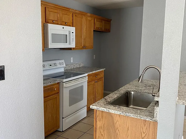 215 N Denton St #201 — Photo 12