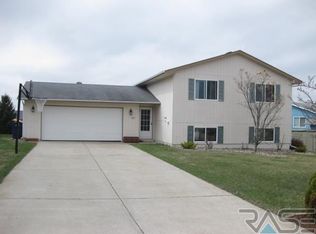 525 Kyle Ave, Baltic, SD 57003