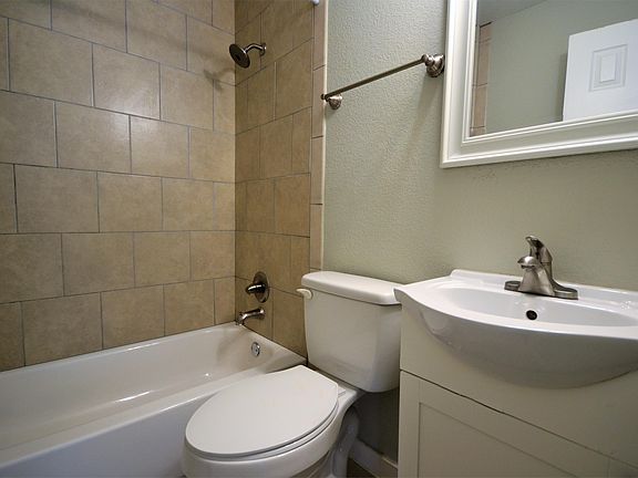 4th image of 103 W Martin Luther King Blvd APT 2
