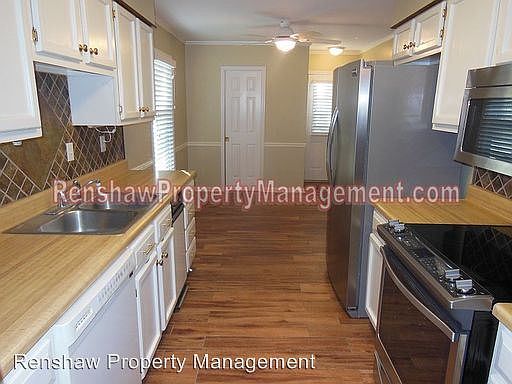 4th image of 8151 Farmington Blvd