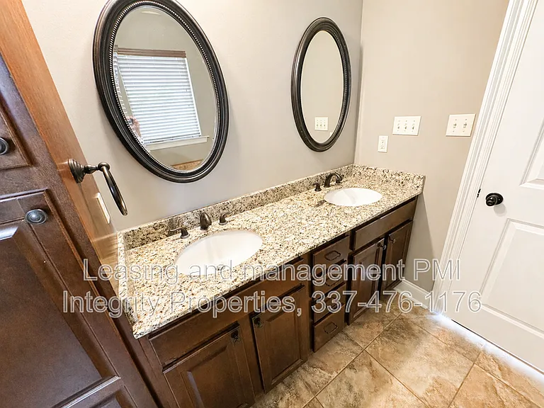 110 Canton Ct — Photo 6