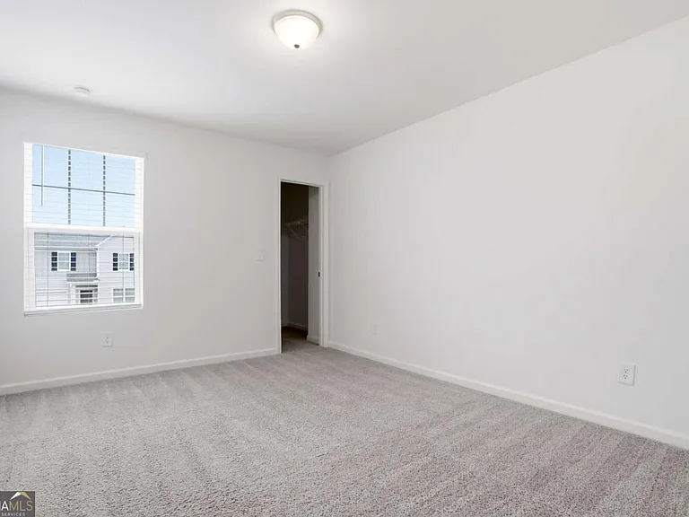 395 Knightsbridge Ln — Photo 19