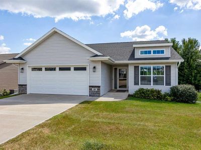 10 Pinnacle Ln, Tiffin, IA, 52340