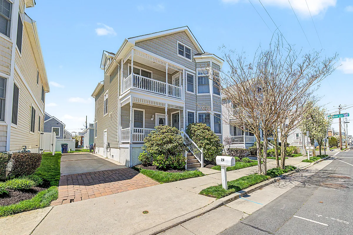 Building Photo - 2 S Coolidge Ave #B