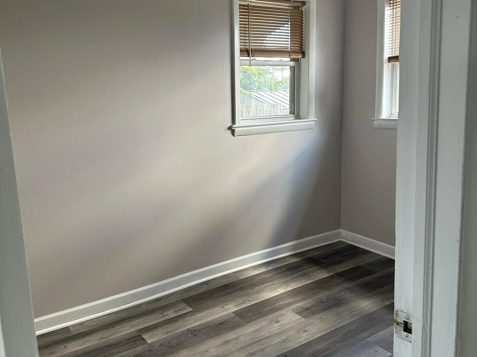 1 bed, 1150 sqft, $995 — Photo 3