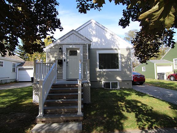 2nd image of 555 11th St