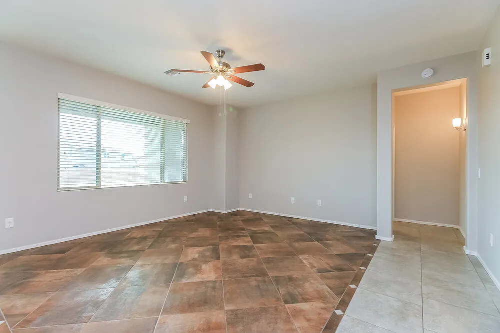 3 bed, 2.0 bath, 1652 sqft, $1,950 — Photo 3