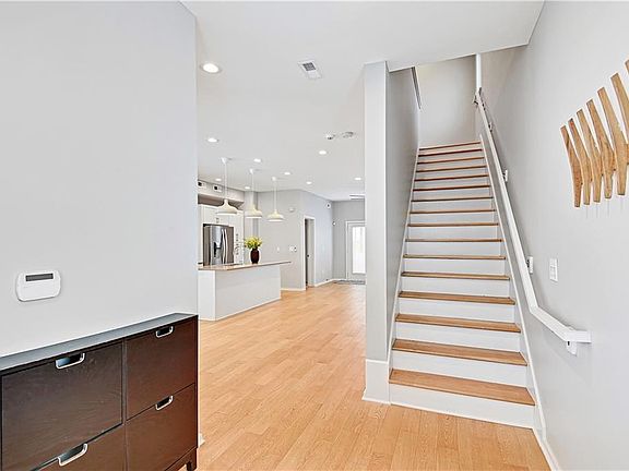 4th image of 5422 Tracy Ave