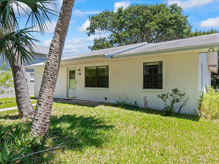 1205 S Flagler Ave — Photo 4