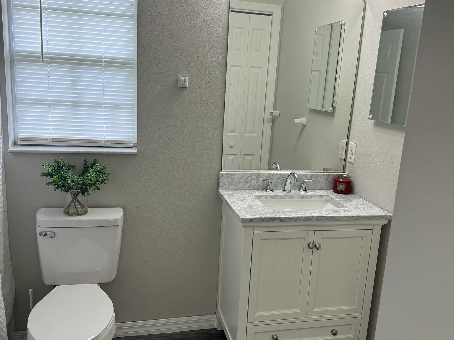 2 bed, 1000 sqft, $1,800 — Photo 3