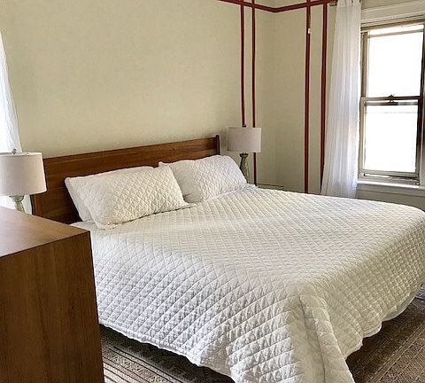 5th image of 2726 N Pine Grove Ave APT 2S