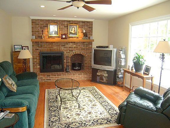 Family Room w/FP
