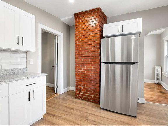 4th image of 501 Warren St APT 6