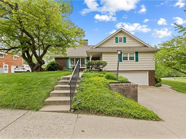 1902 Park Ridge Dr, Saint Joseph, MO 64503