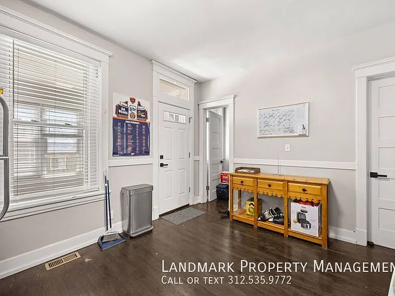 3521 N Western Ave #1 — Photo 5