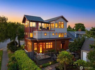 2252 W Viewmont Way W, Seattle, WA 98199