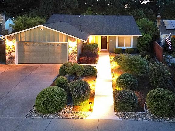 4th image of 266 Edwin Drive