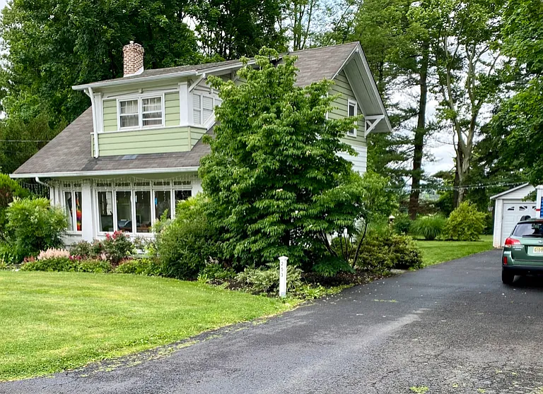 253 Fisher Pl — Photo 2